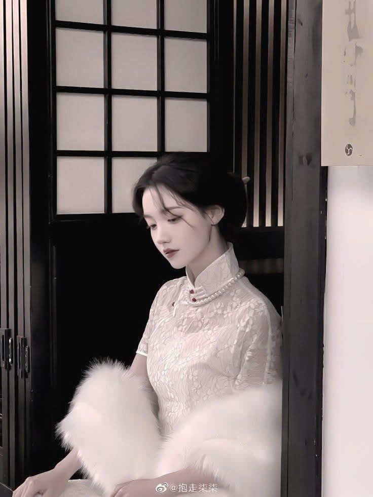 HÃY ĐỂ CÔ ẤY HẠ CÁNH