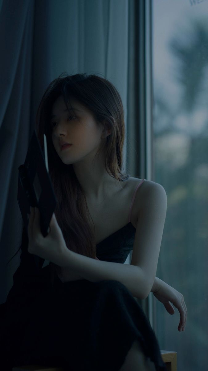 Một tháng trước khi bị trục xuất