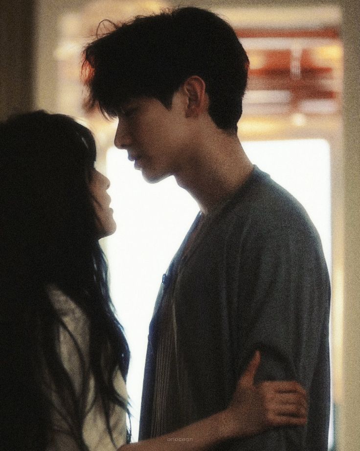 Trăng rụng về cảng