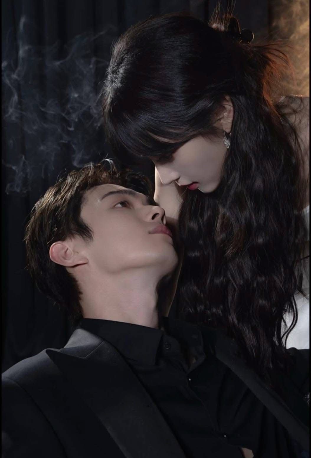 Chim hoàng yến hay làm mình làm mẩy