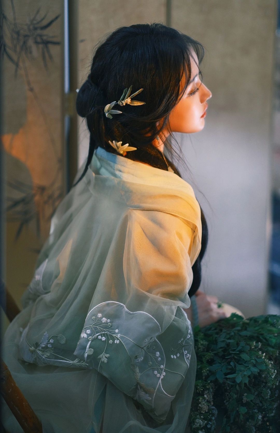 Phu quân nuôi từ bé