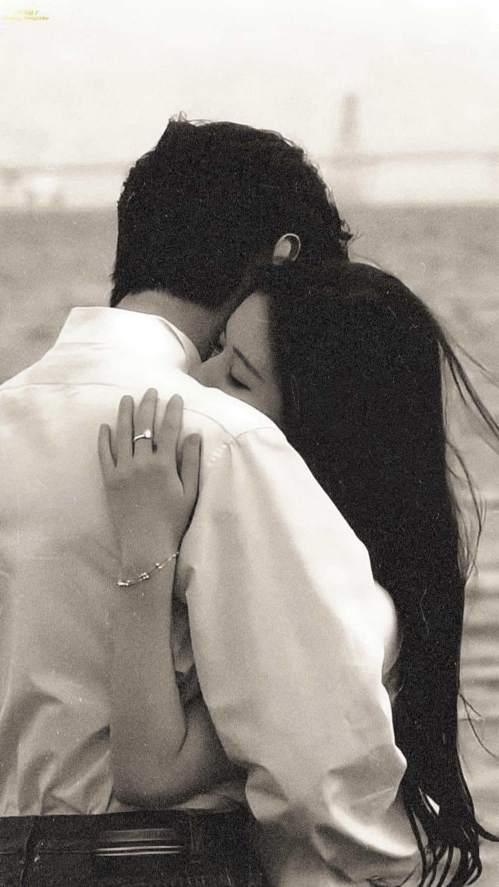 Nhẫn kim cương chân thành