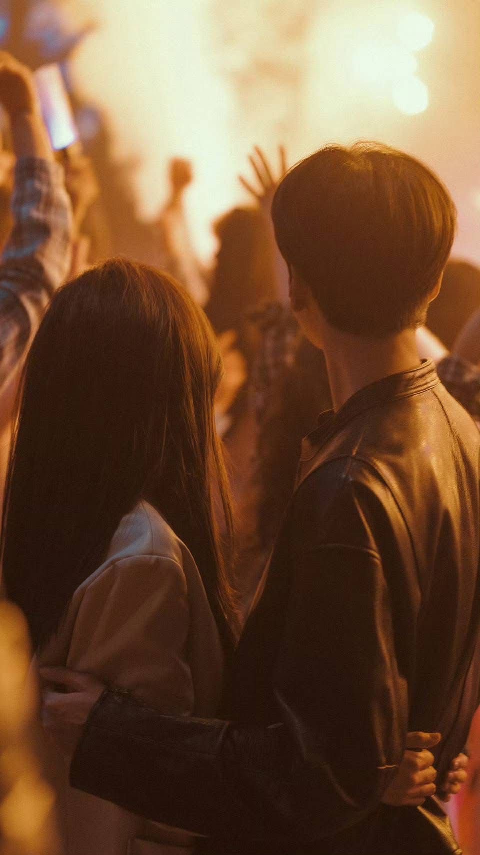 Bạn trai "bám người" có đa nhân cách